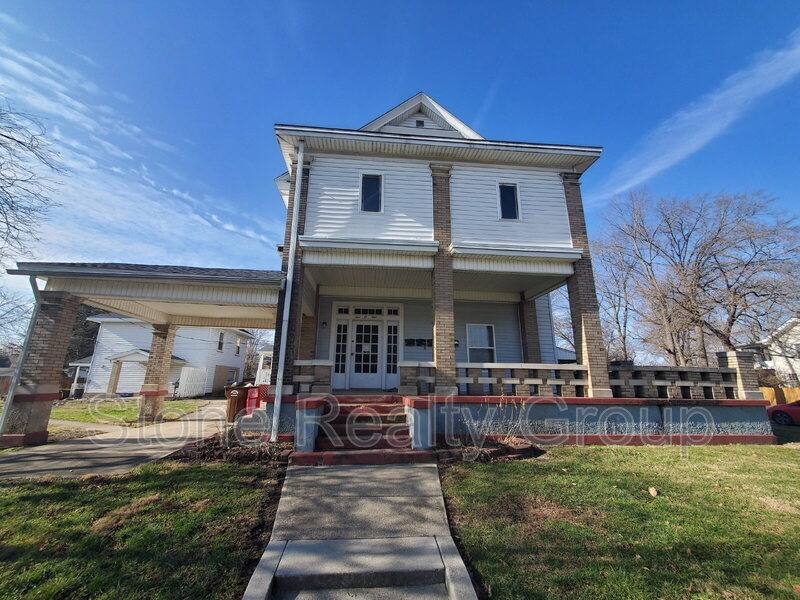 Apartment for rent at 509 S 5th St #4, Clinton, IN 47842