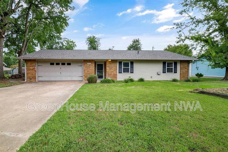 House for rent at 2101 W Tulsa St #2101TUL, Siloam Springs, AR 72761