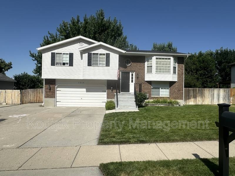 House for rent at 1214 Cannon Dr, Farmington, UT 84025