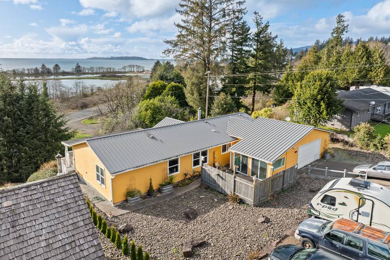 House for rent at 7998 14th St, Bay City, OR 97107