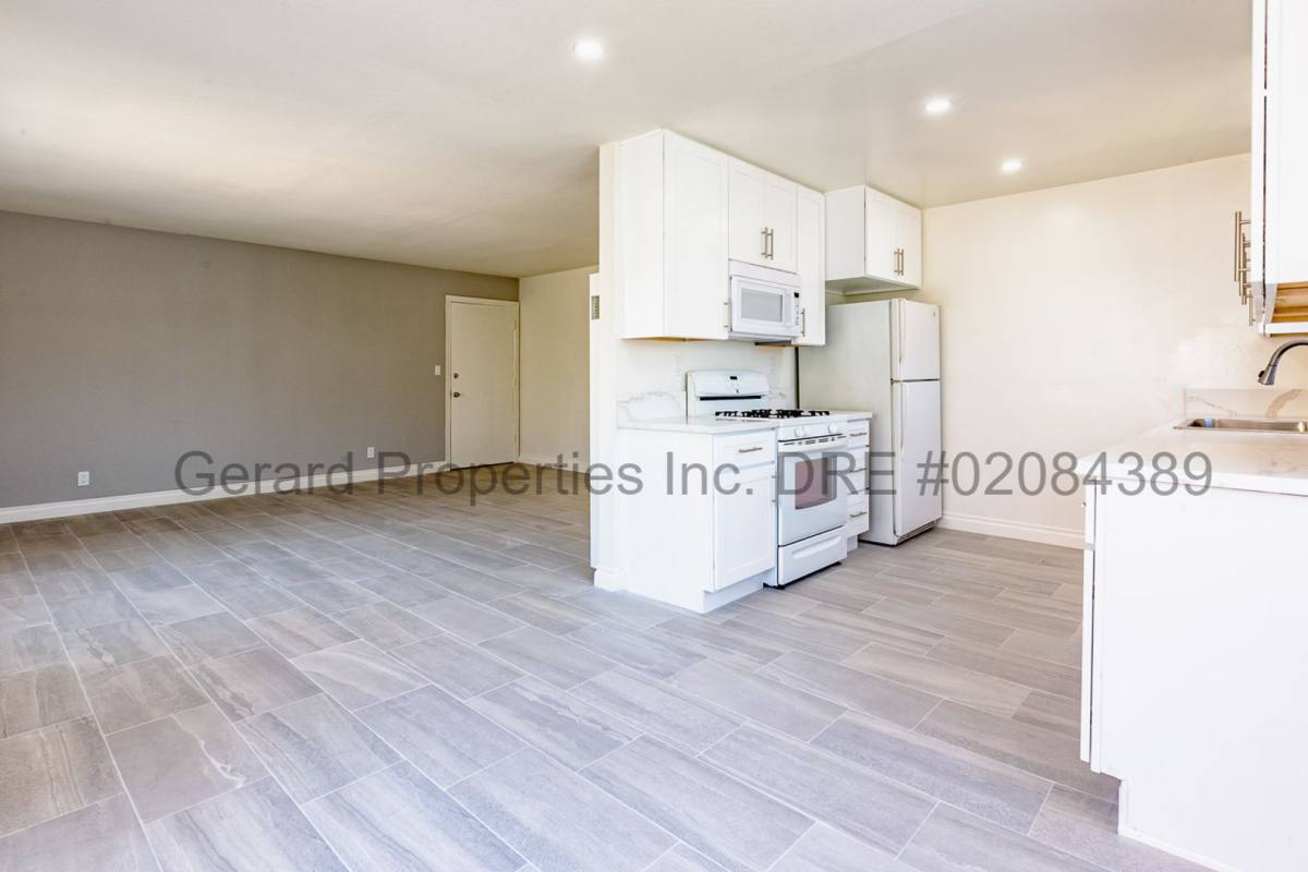Apartment for rent at 1001 Alabama St, Huntington Beach, CA 92648