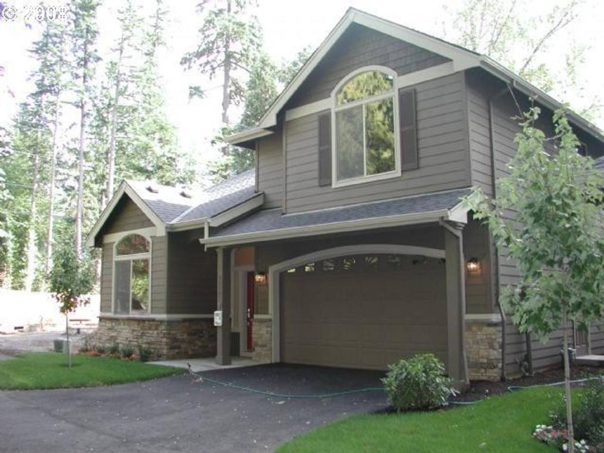 House for rent at 8219 SW Oleson Rd, Portland, OR 97223