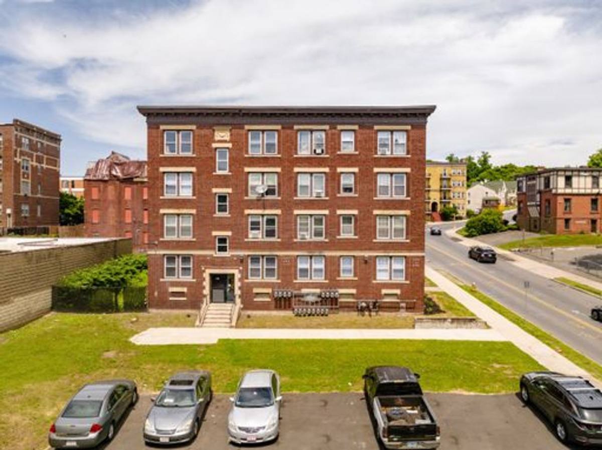 Apartment for rent at 120-122 Central St, Springfield, MA 01105