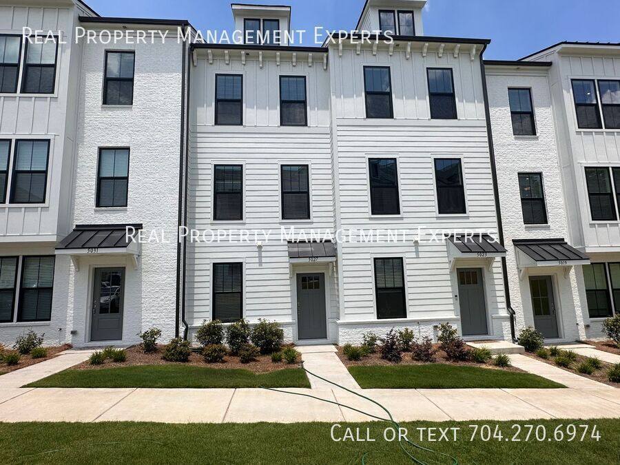 Townhouse for rent at 5027 Layman Dr, Charlotte, NC 28226