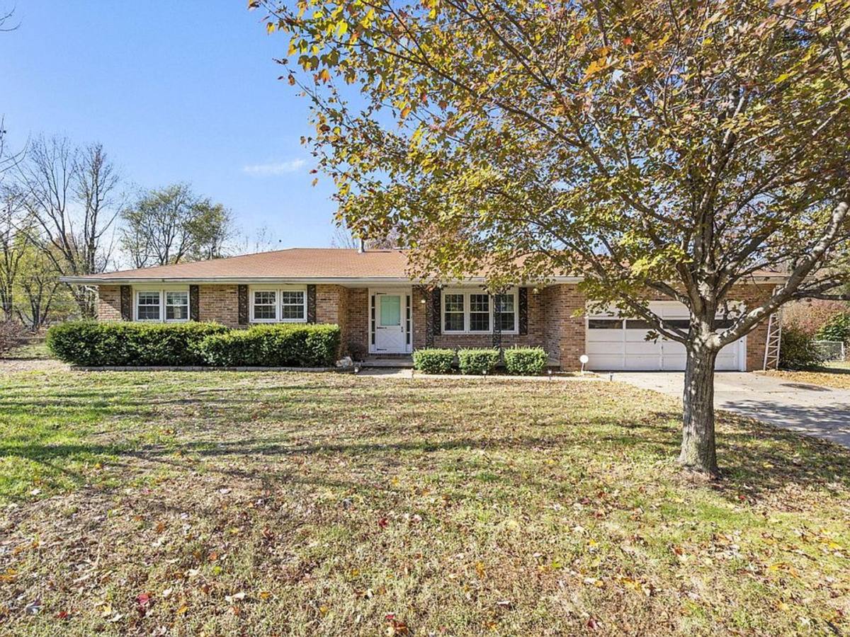 House for rent at 4267 S Ridgecrest Dr, Springfield, MO 65810