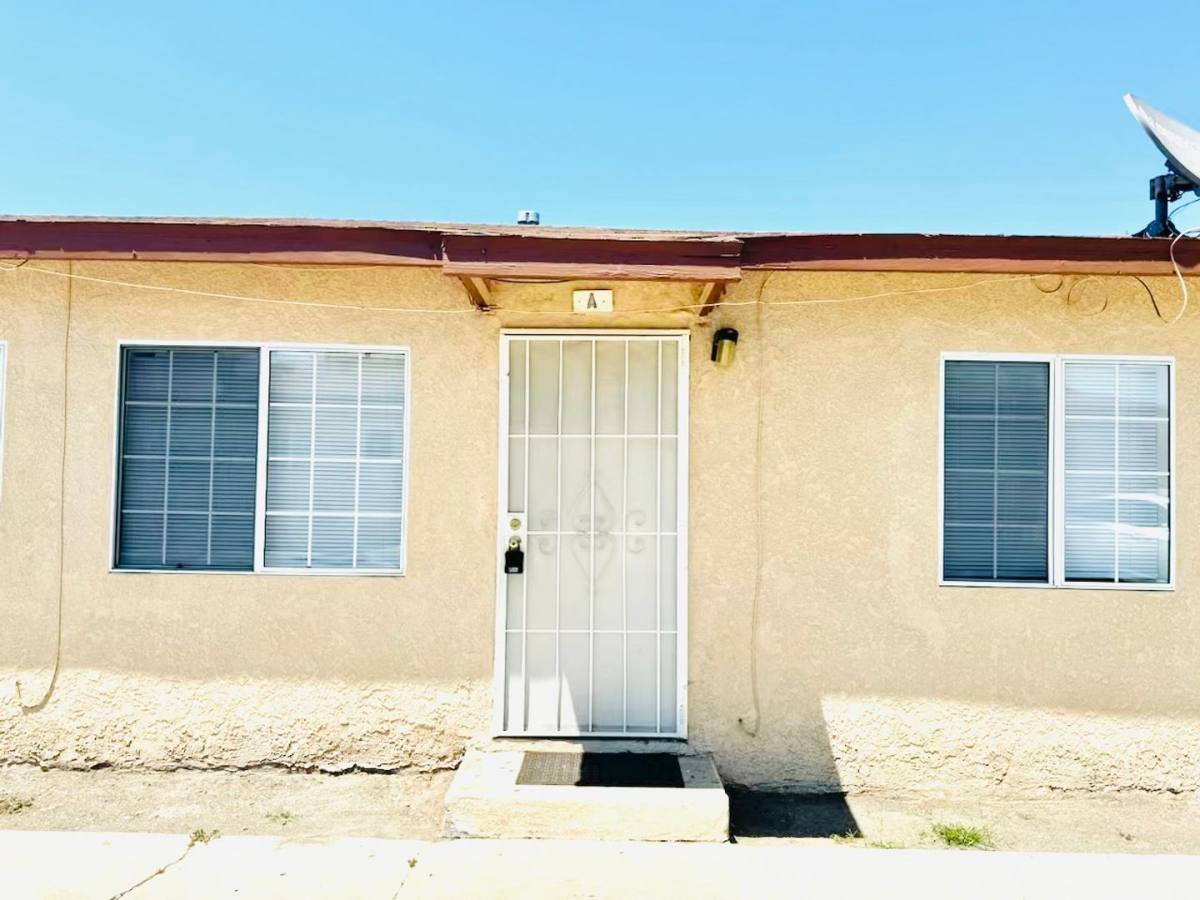 Apartment for rent at 9413 California Ave, South Gate, CA 90280