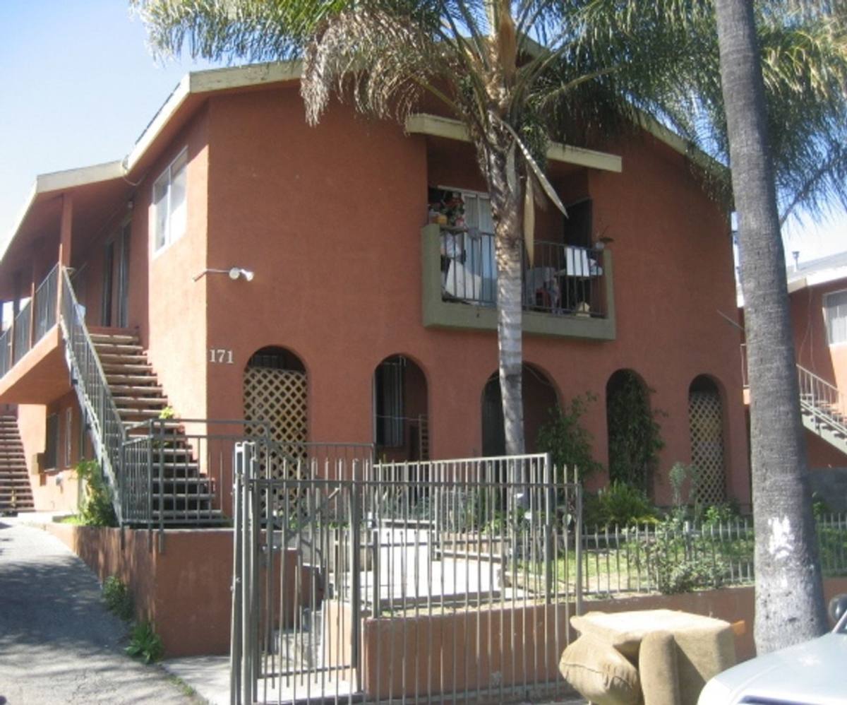Apartment for rent at 171 N Alexandria Plc, Los Angeles, CA 90004
