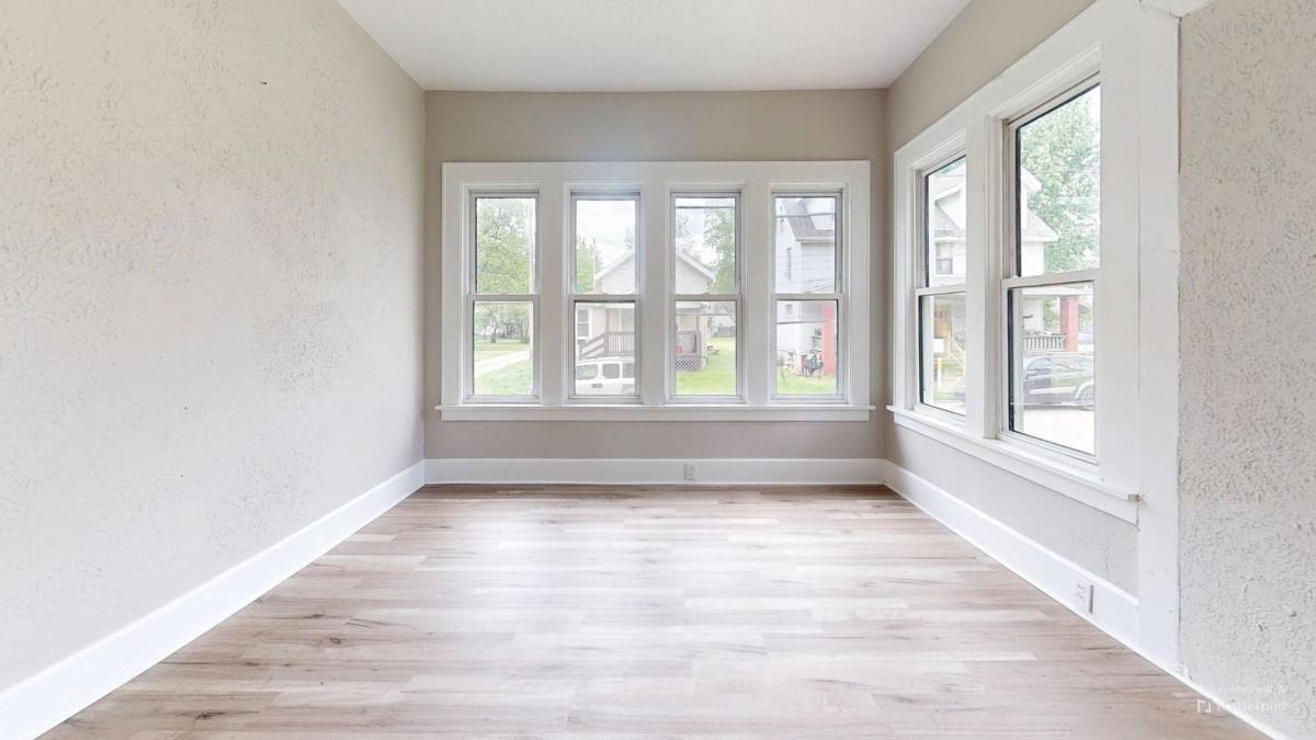 Apartment for rent at 434 E Oxford St, Alliance, OH 44601
