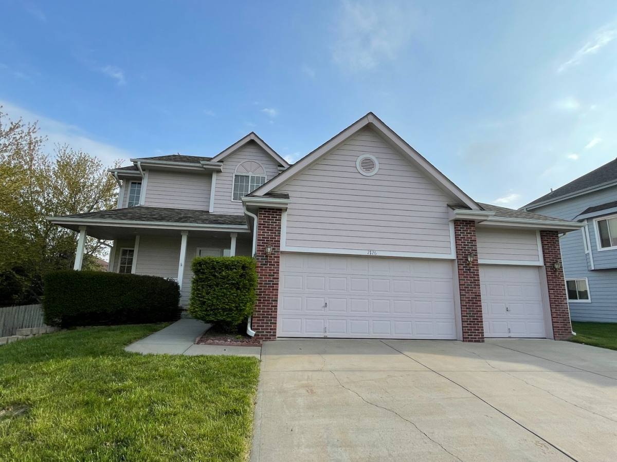House for rent at 2126 Ashwood Ave, Papillion, NE 68133