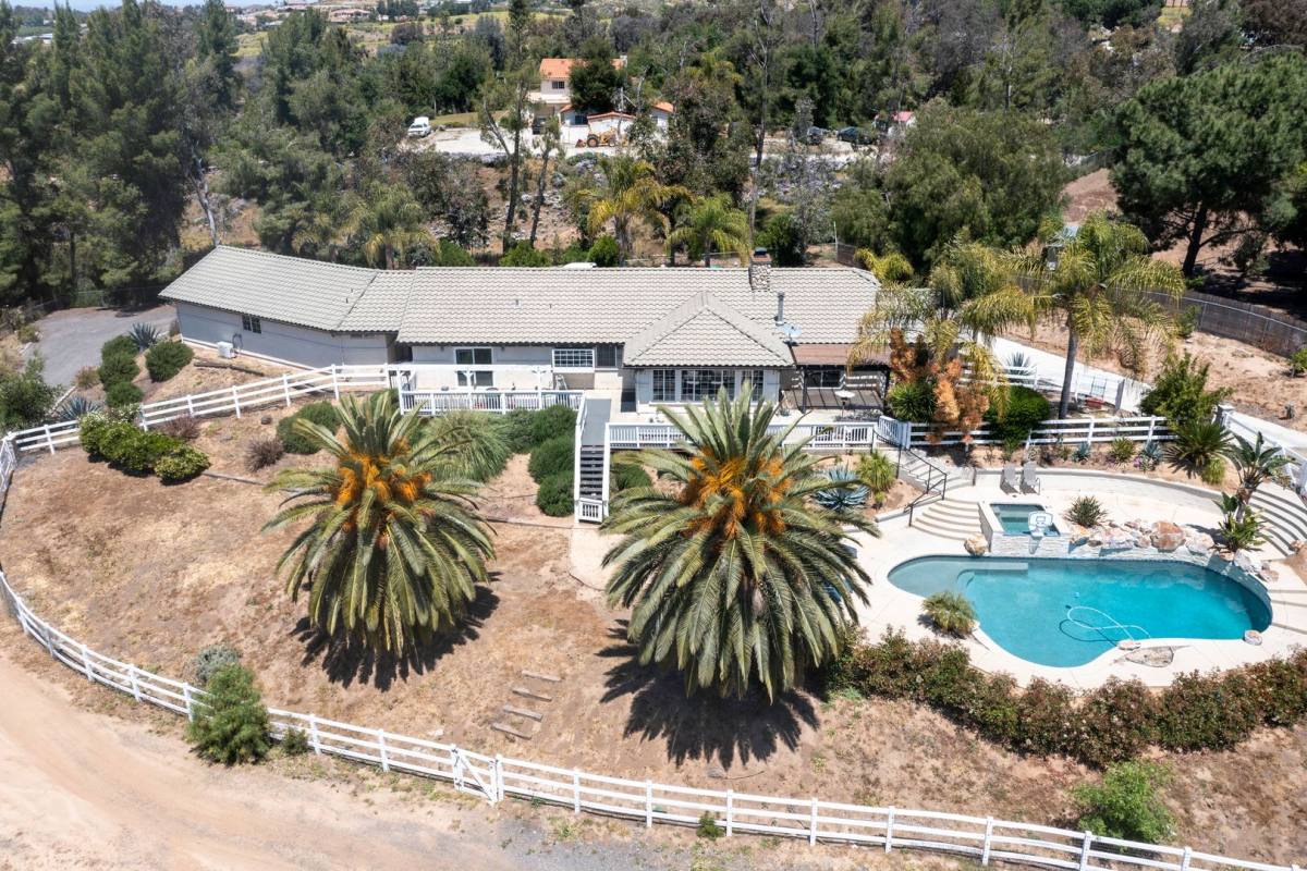 House for rent at 36900 Via Broza, Temecula, CA 92592