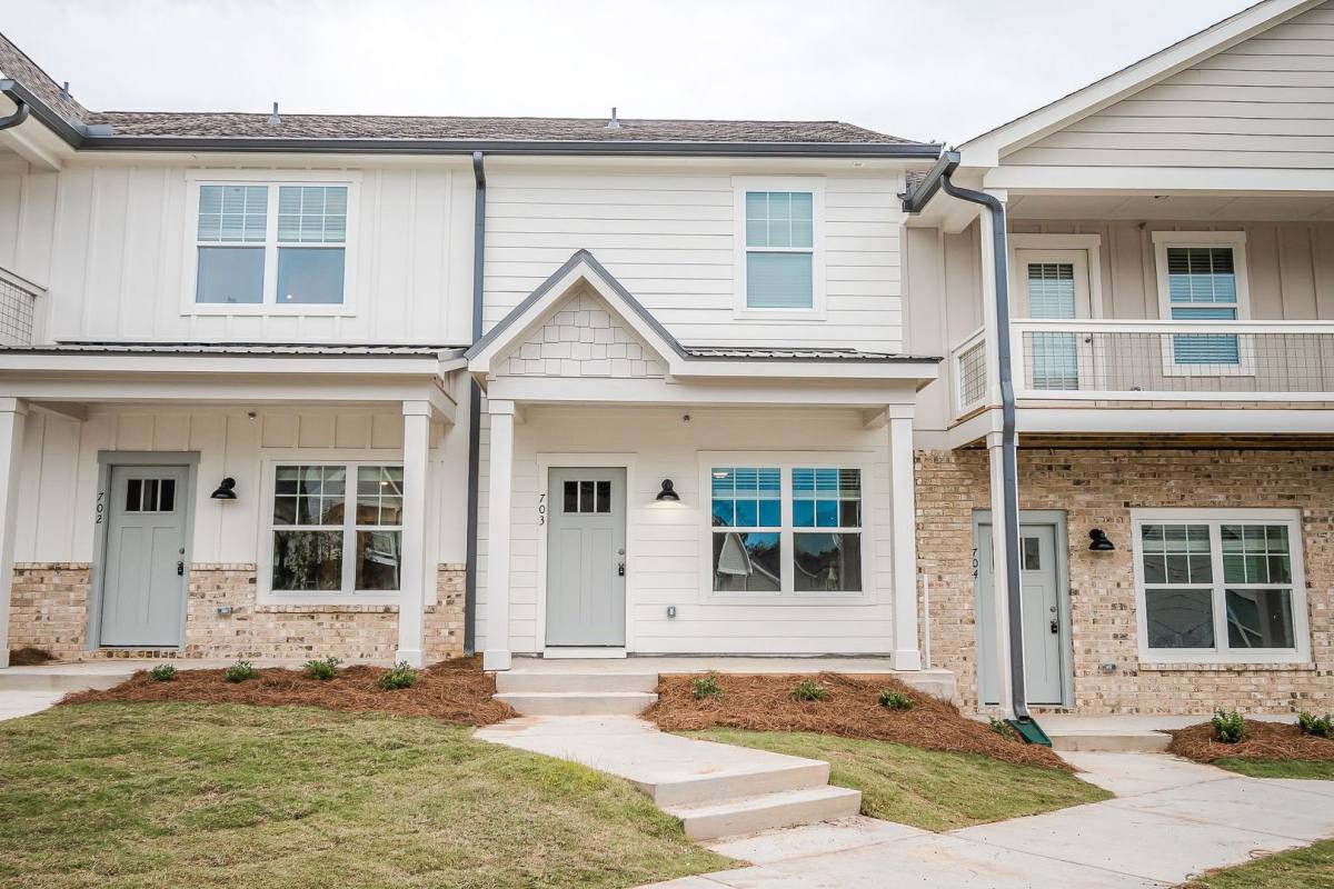 Townhouse for rent at 480 S Pickens St, Columbia, SC 29205