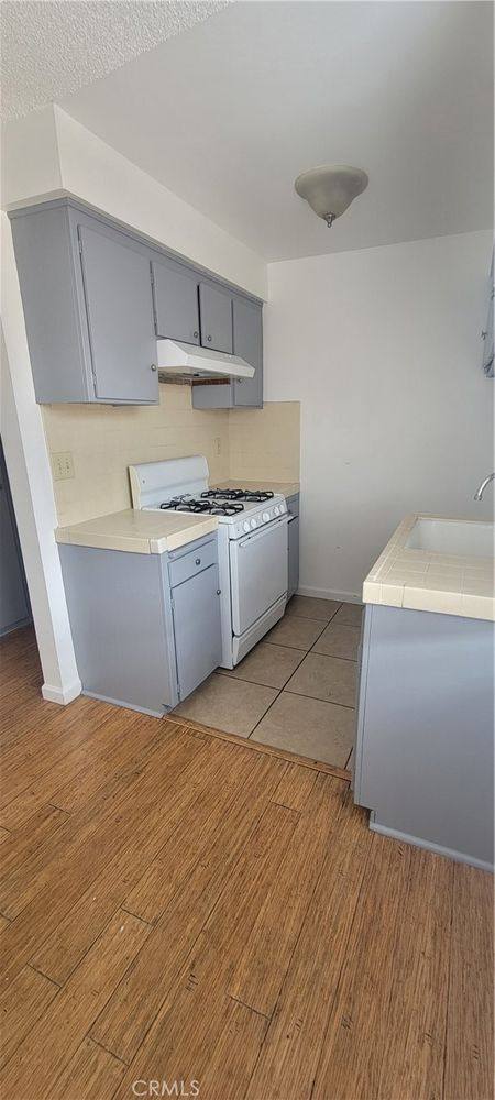 Apartment for rent at 4370 W 141st St, Hawthorne, CA 90250