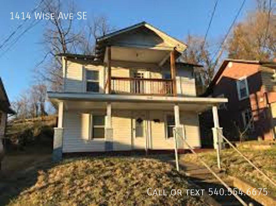 Townhouse for rent at 1414 Wise Ave SE, Roanoke, VA 24013
