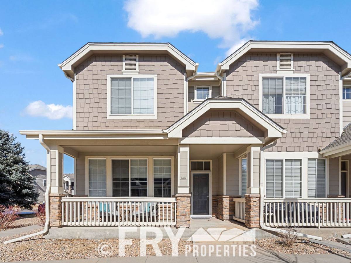Townhouse for rent at 16108 E Geddes Dr, Aurora, CO 80016