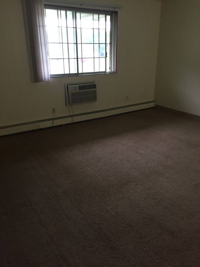 Apartment for rent at 409 Valley Rd, Appleton, WI 54915