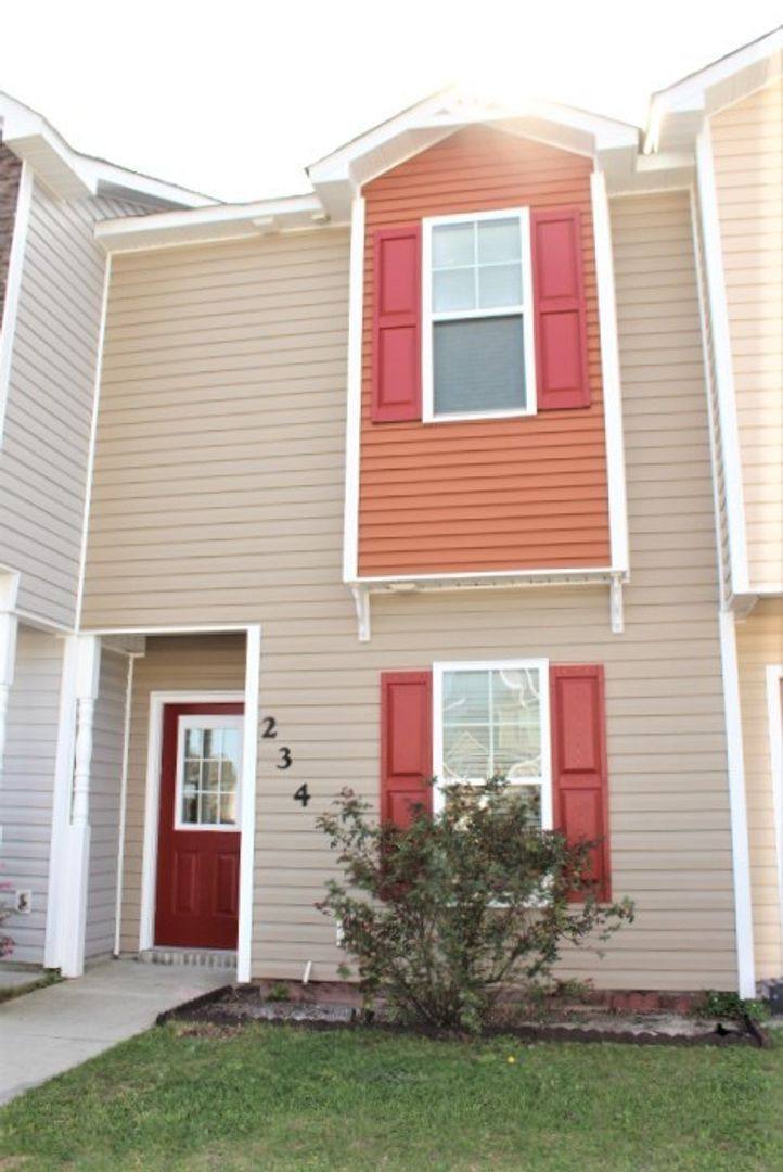 Townhouse for rent at 234 Glenhaven Lane, Jacksonville, NC 28546