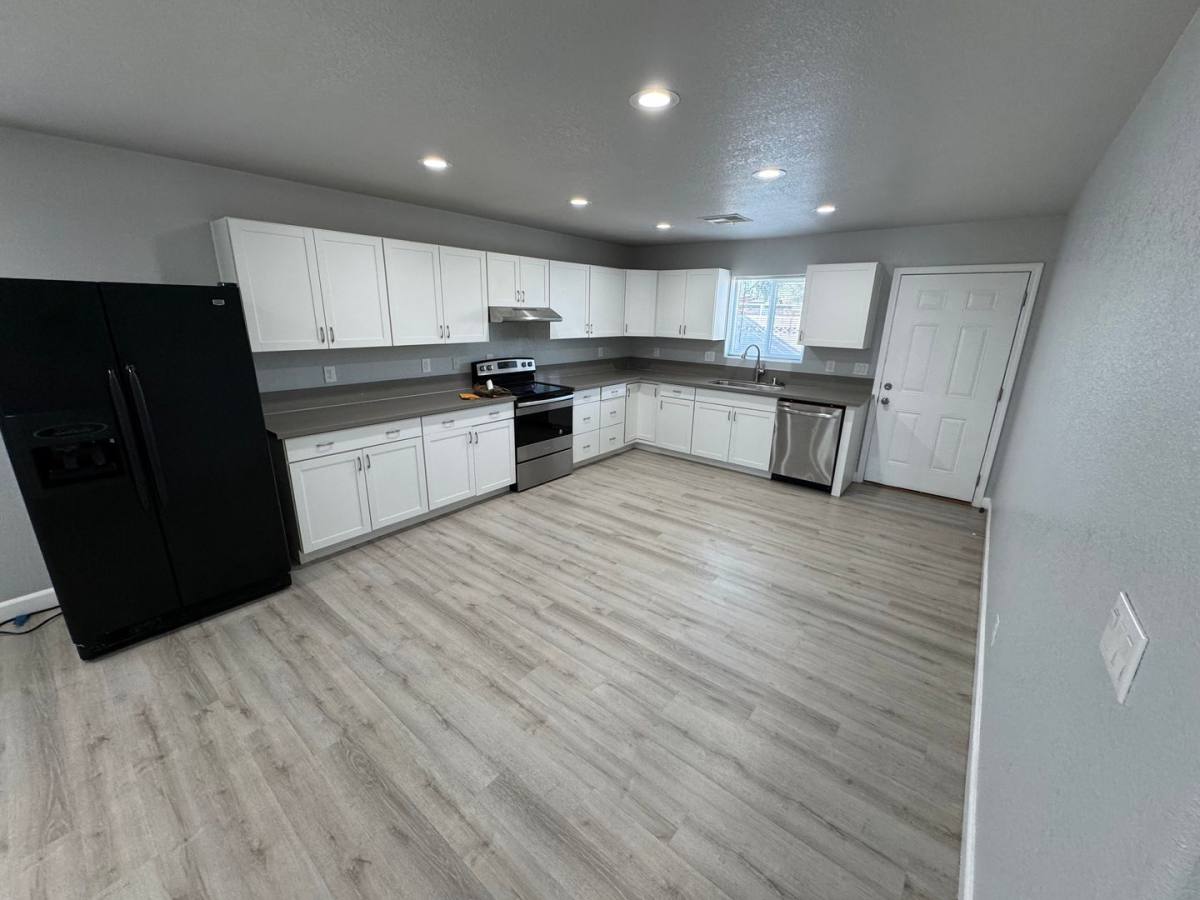 House for rent at 4793 Harmon Ave, Las Vegas, NV 89121
