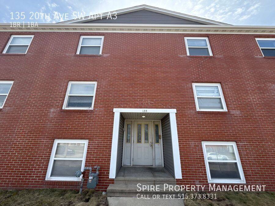 Apartment for rent at 135 20th Ave SW #A3, Cedar Rapids, IA 52404