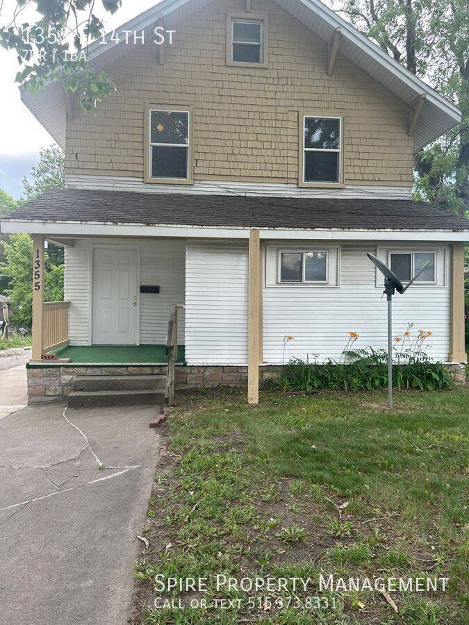 House for rent at 1355 E 14th St, Des Moines, IA 50316