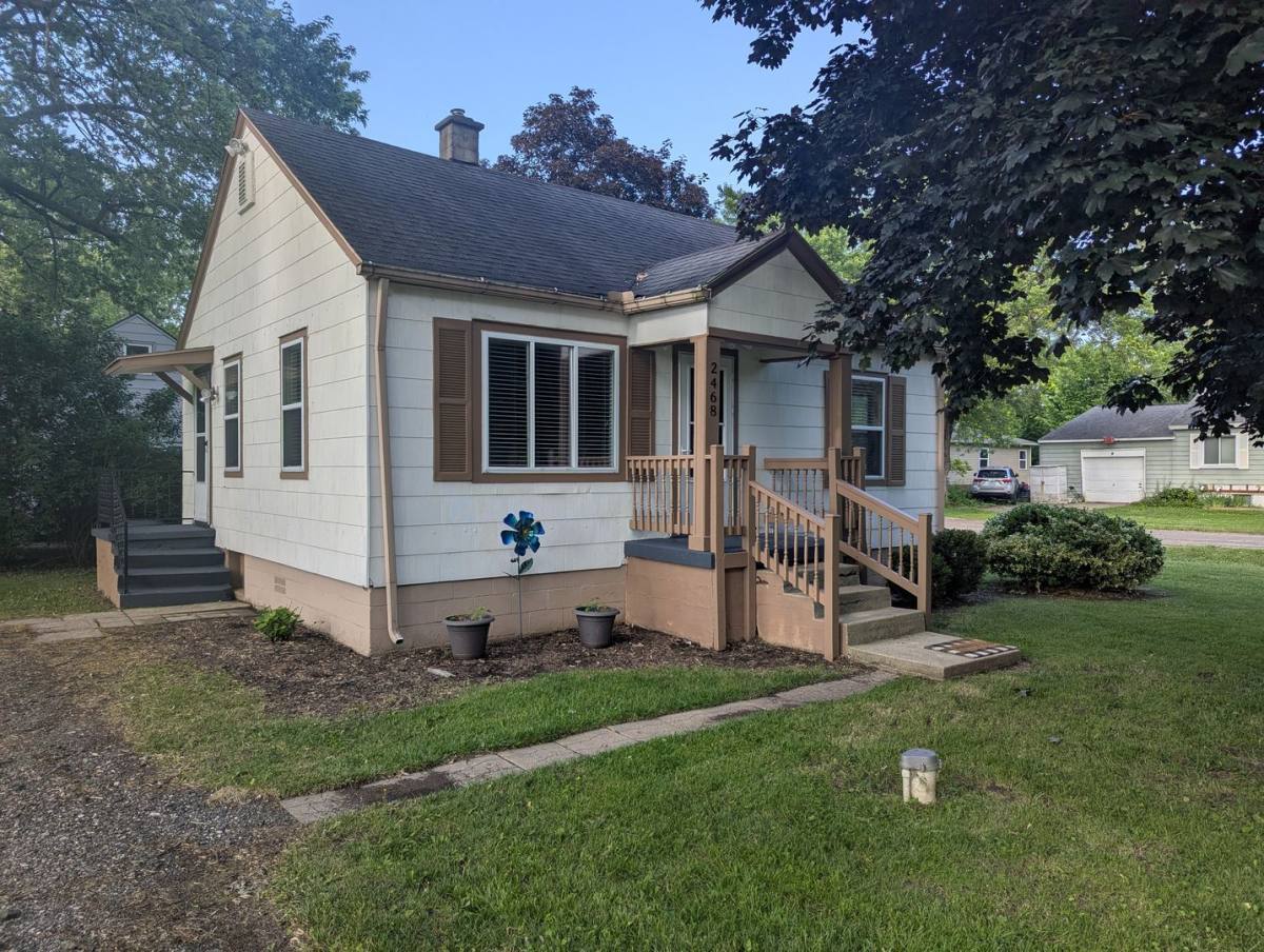 House for rent at 2468 Beulah St, Grand Blanc, MI 48439