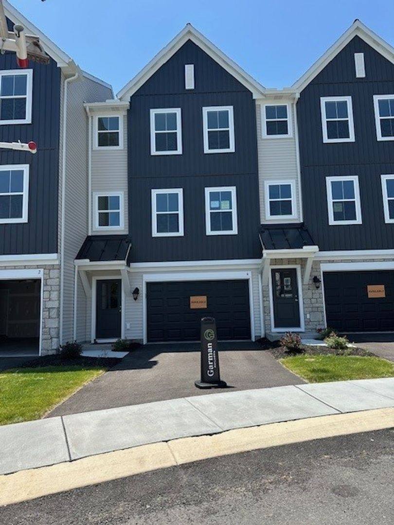 Townhouse for rent at 4 Morgan Circle, Carlisle, PA 17015