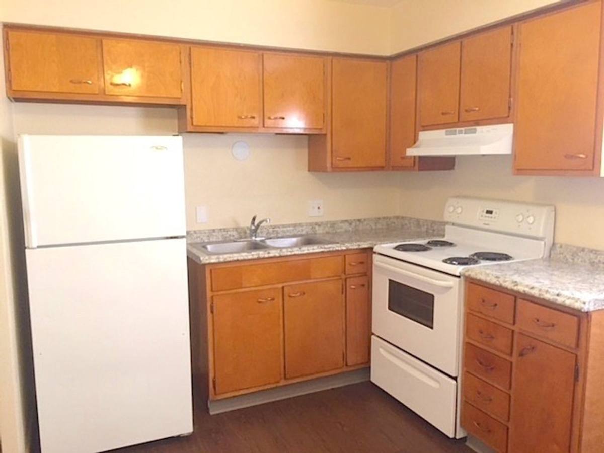 Apartment for rent at 2411, 2413, 2415 Charlestown Rd, New Albany, IN 47150