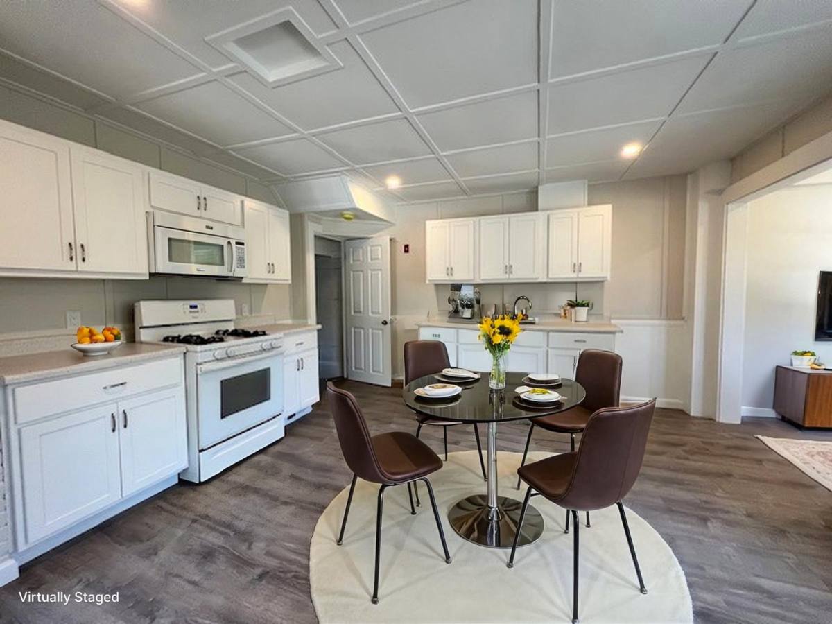 Townhouse for rent at 37 N Spooner St #1, Plymouth, MA 02360