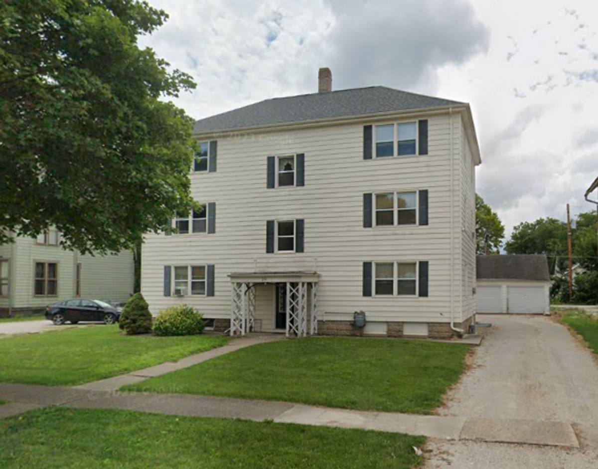 Apartment for rent at 211 E Walnut, Fairbury, IL 61739