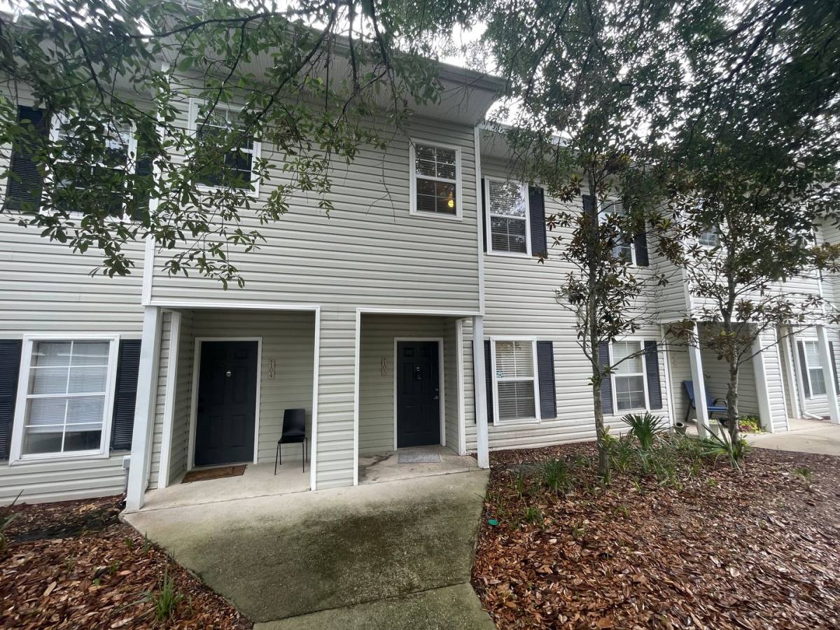 Townhouse for rent at 4961 NW 43rd Ave #105, Gainesville, FL 32606