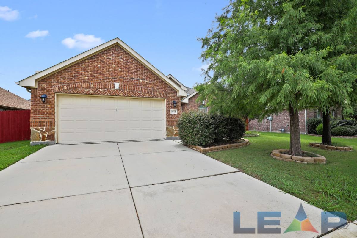 House for rent at 2364 Collin Dr, Grand Prairie, TX 75052
