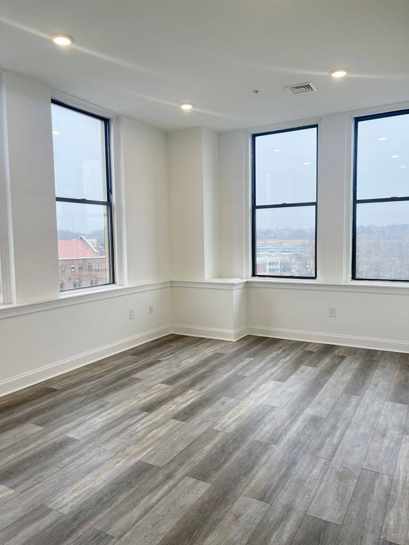 Apartment for rent at 6800 Market St, Upper Darby, PA 19082