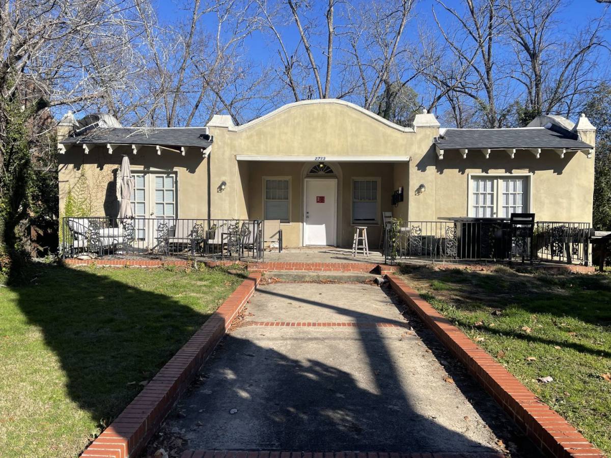 Apartment for rent at 2713 Vineville Ave #3, Macon, GA 31204