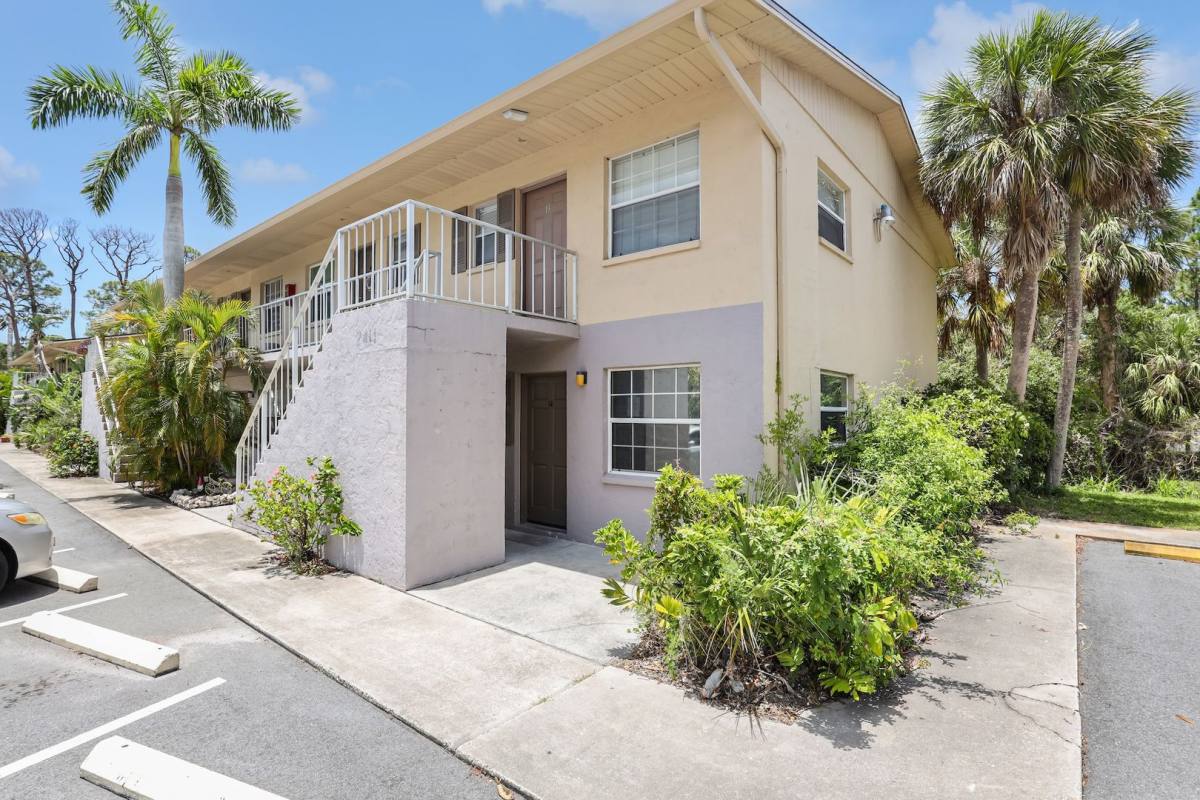 Condo for rent at 2411 8th St, Sarasota, FL 34237