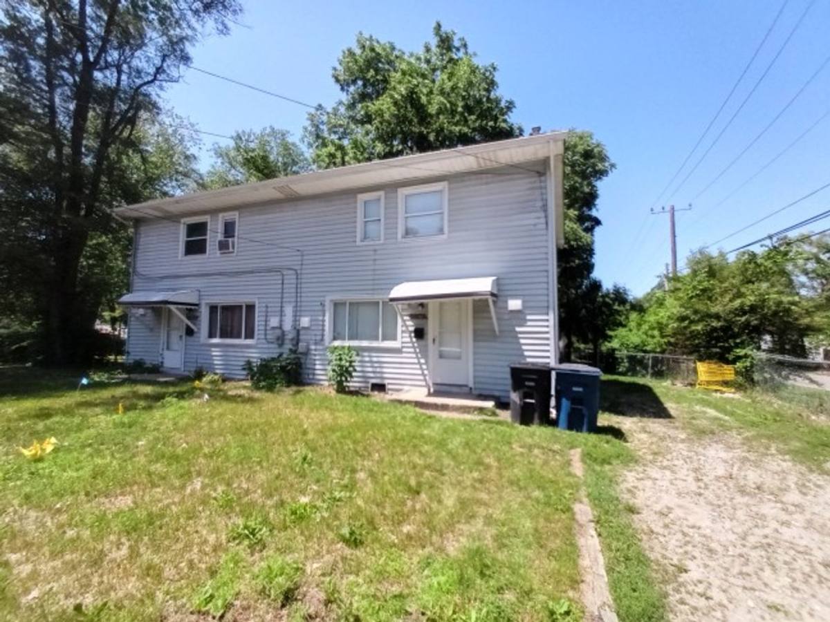 Apartment for rent at 2263-65 Delton, Westland, MI 48186