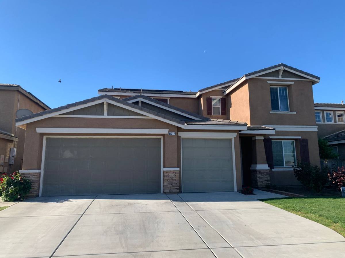 House for rent at 11717 California Poppy Dr, Bakersfield, CA 93311