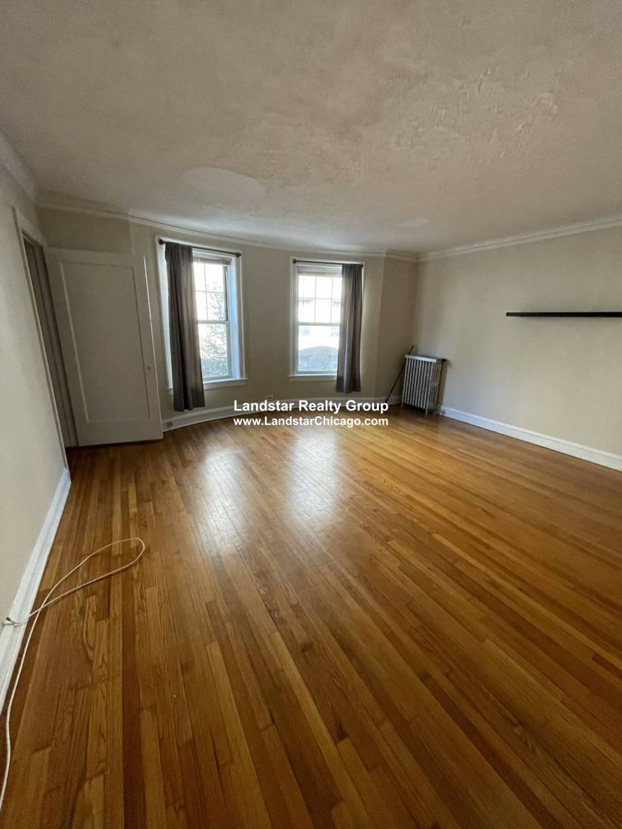 Apartment for rent at 907 Elmwood Ave #1D, Evanston, IL 60202