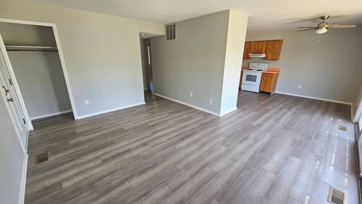 Apartment for rent at 364 Gatewood Rd, Mansfield, OH 44907