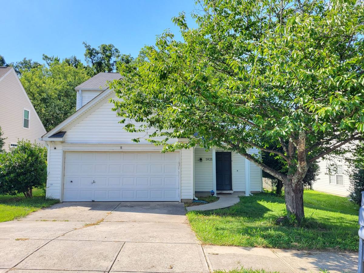 House for rent at 5925 Hidden Meadow Lane, Charlotte, NC 28269