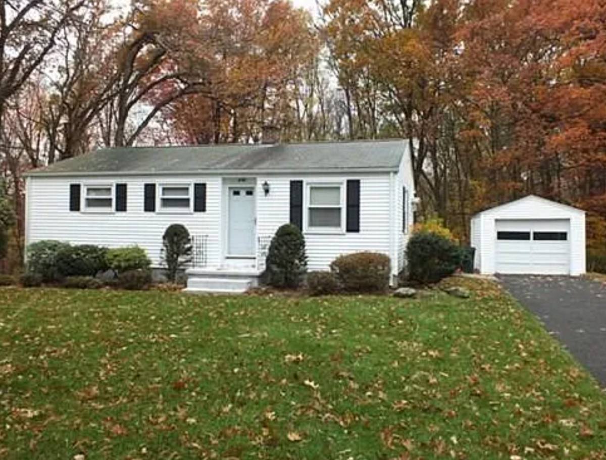 House for rent at 216 Sawmill Rd, Springfield, MA 01118