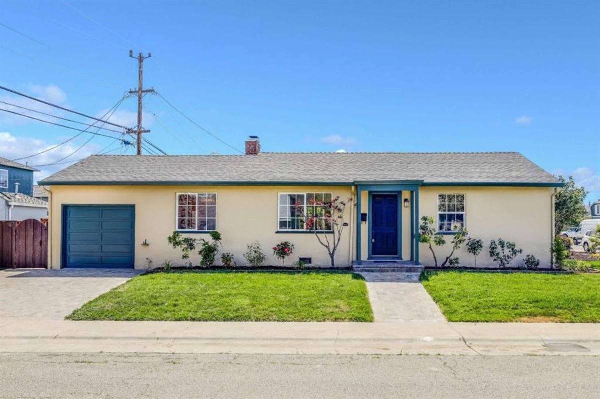 House for rent at 948 E Grant Place, San Mateo, CA 94402