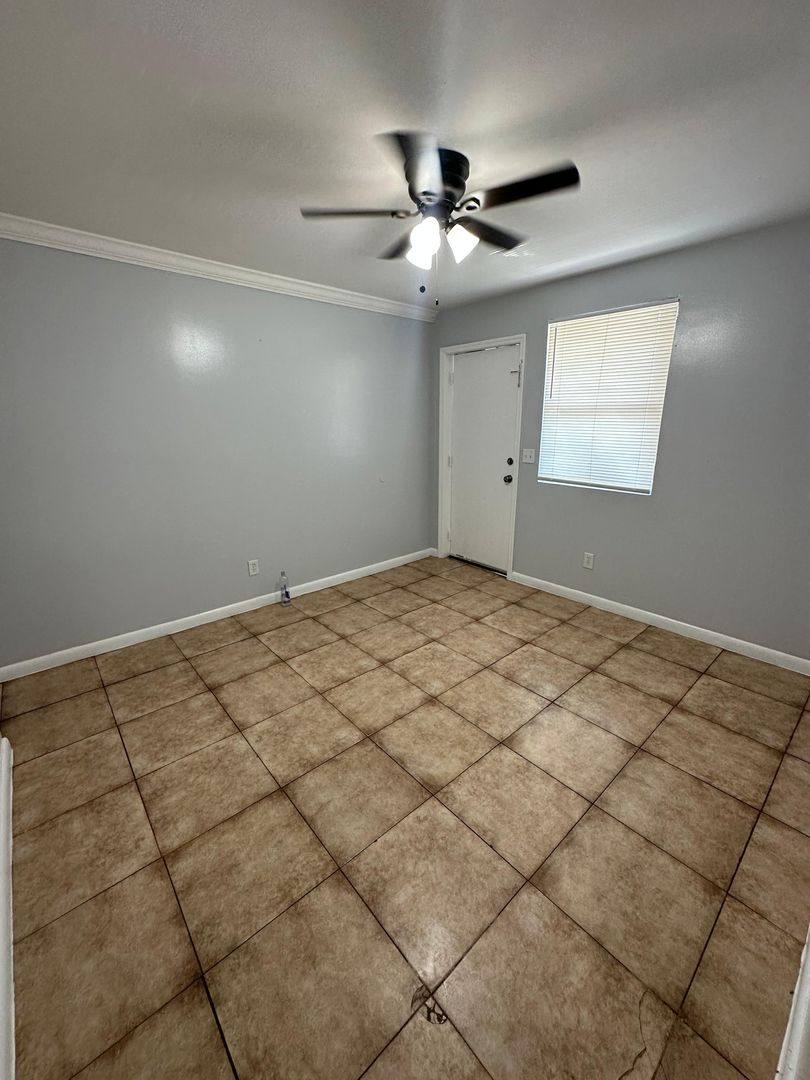 Apartment for rent at 1430 Golfair Blvd, Jacksonville, FL 32209