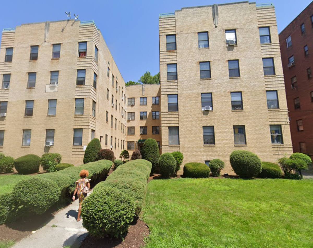 Apartment for rent at 276 Collins St, Hartford, CT 06105