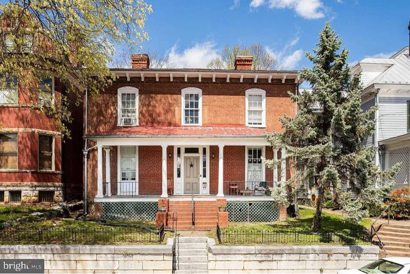 House for rent at 229 Kalorama St, Staunton, VA 24401