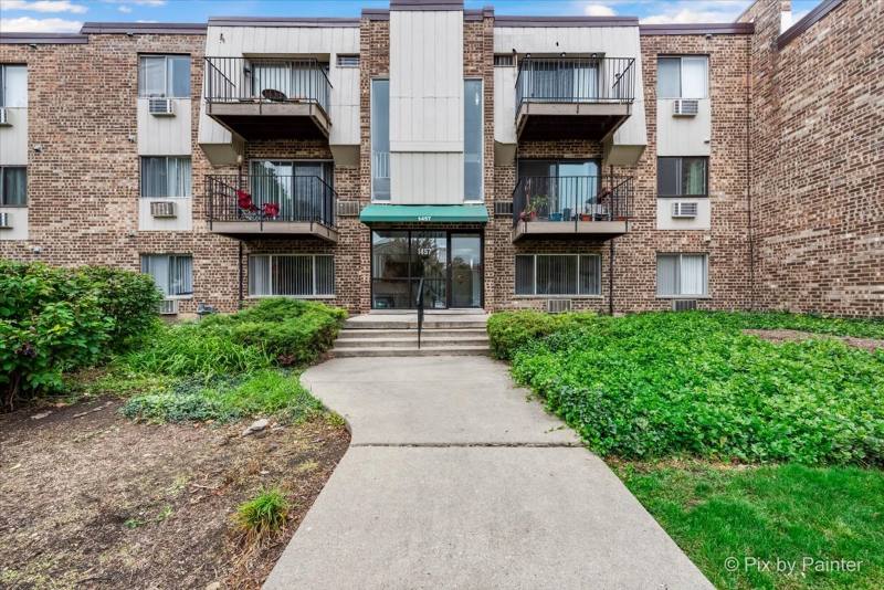 Condo for rent at 1457 N Winslowe Dr #102, Palatine, IL 60074
