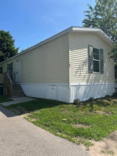 House for rent at 185 Parker Lake, Oxford, MI 48371