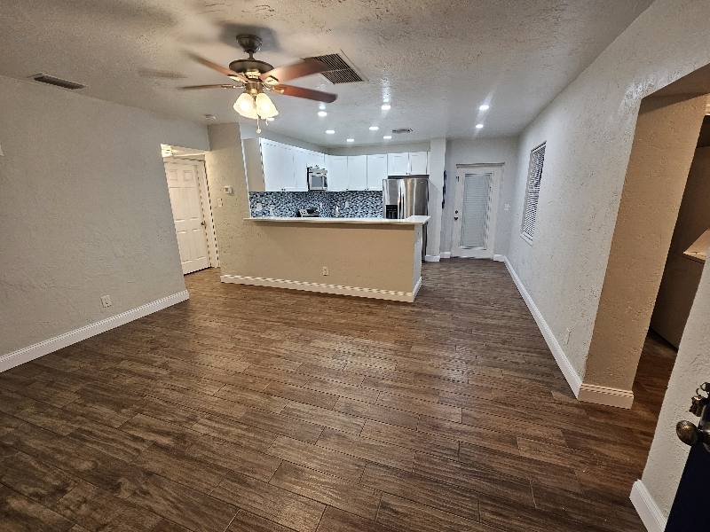 House for rent at 215 42nd Ave NE, Saint Petersburg, FL 33703