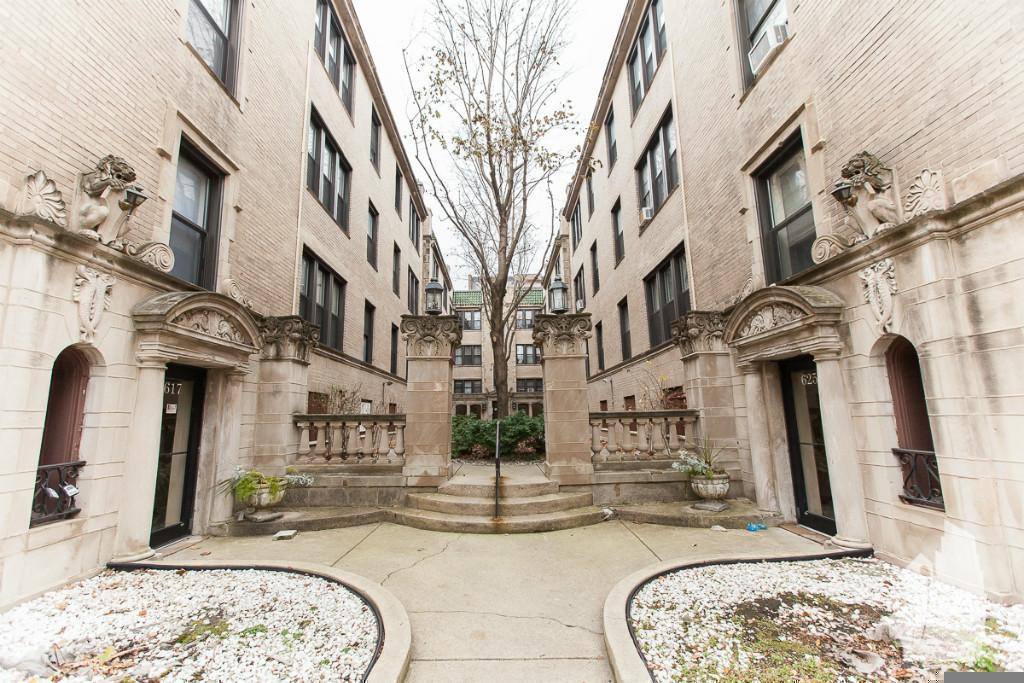 Apartment for rent at 617 W Melrose St #617-G, Chicago, IL 60657