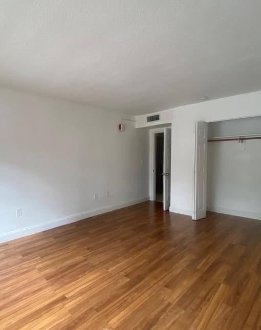 Apartment for rent at 13920 Lake Placid Court, Hialeah, FL 33014
