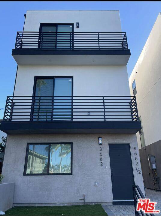 House for rent at 8662 Cadillac Ave, Los Angeles, CA 90034