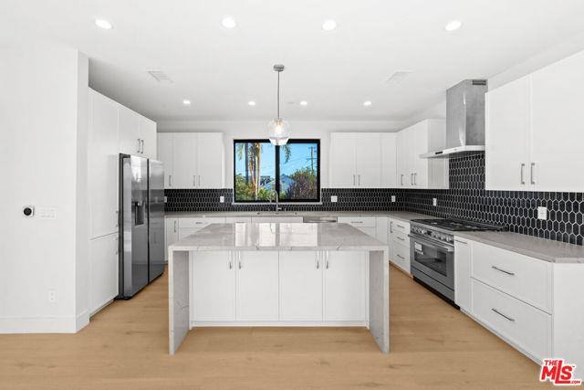 Townhouse for rent at 8902 Sawyer St, Los Angeles, CA 90035